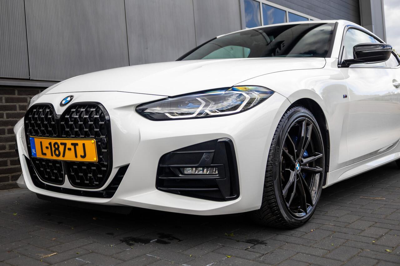 BMW 4-SERIE Coupé 430i 259 pk High Executive M-Sportpakket / NL-Auto/ Keyless/ Head-Up/ Laser/ Schuifdak/ Harman&Kardon/ Apple-Carplay/ Park.Sens/ 19'' LMV