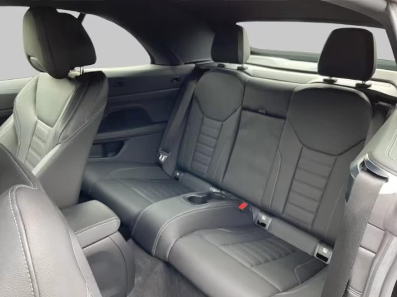 BMW 4-SERIE Cabrio 420i M-Sport Trekhaak Navi Camera LED Keyless Stuur en Stoel verwarming