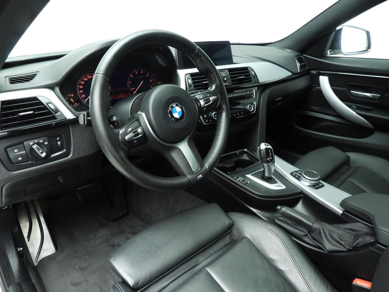 BMW 4-SERIE Gran Coupe 418i | M-Sportpakket | LED | Leder | Navigatie | Schuifdak | Stoelverwarming | DAB | Alu 18 inch
