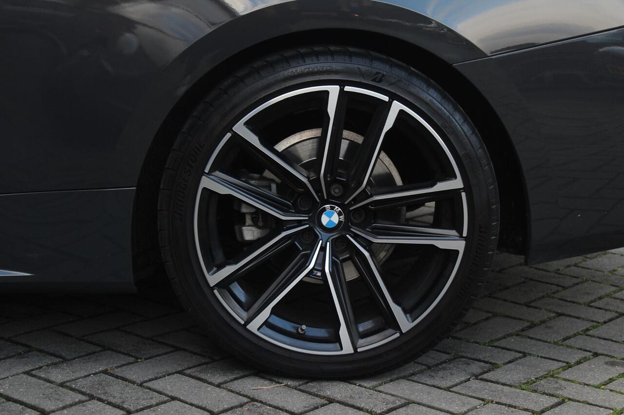 BMW 4-SERIE Cabrio 420i M-sport | Adaptieve Cruise Control | Nek verwarming | Elektrische Stoelen | Stoel en Stuurverwarming