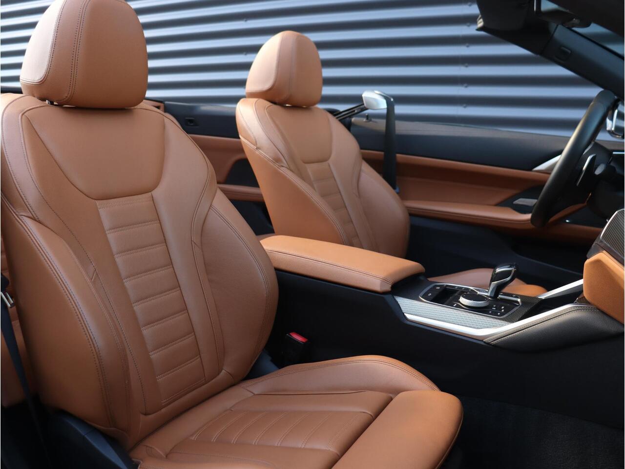 BMW 4-SERIE Cabrio 430i | High Executive | M Sportpakket | Harman Kardon | Comfort Access | Laserlight | Camera | M Sportremmen | 19'' LMV