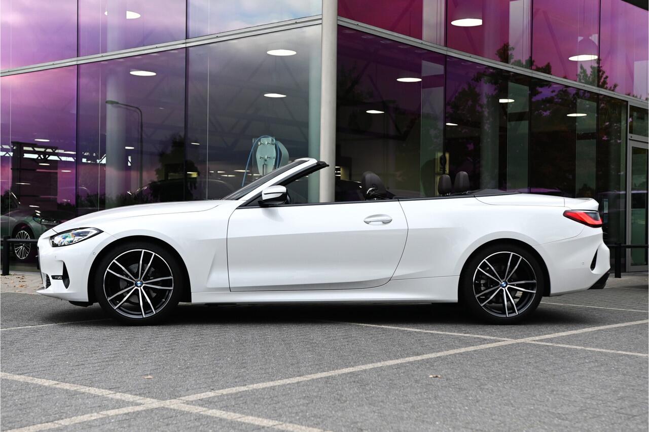 BMW 4-SERIE Cabrio 420i High Executive Automaat / Achteruitrijcamera / Parking Assistant / Live Cockpit Professional / Stoelverwarming / Cruise Control / 19" LMV