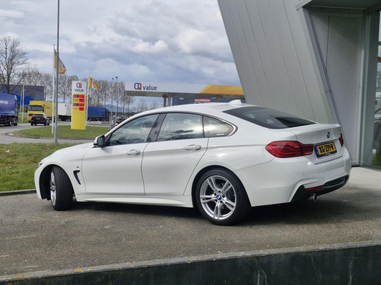 BMW 4-SERIE 418i Executive M Sport