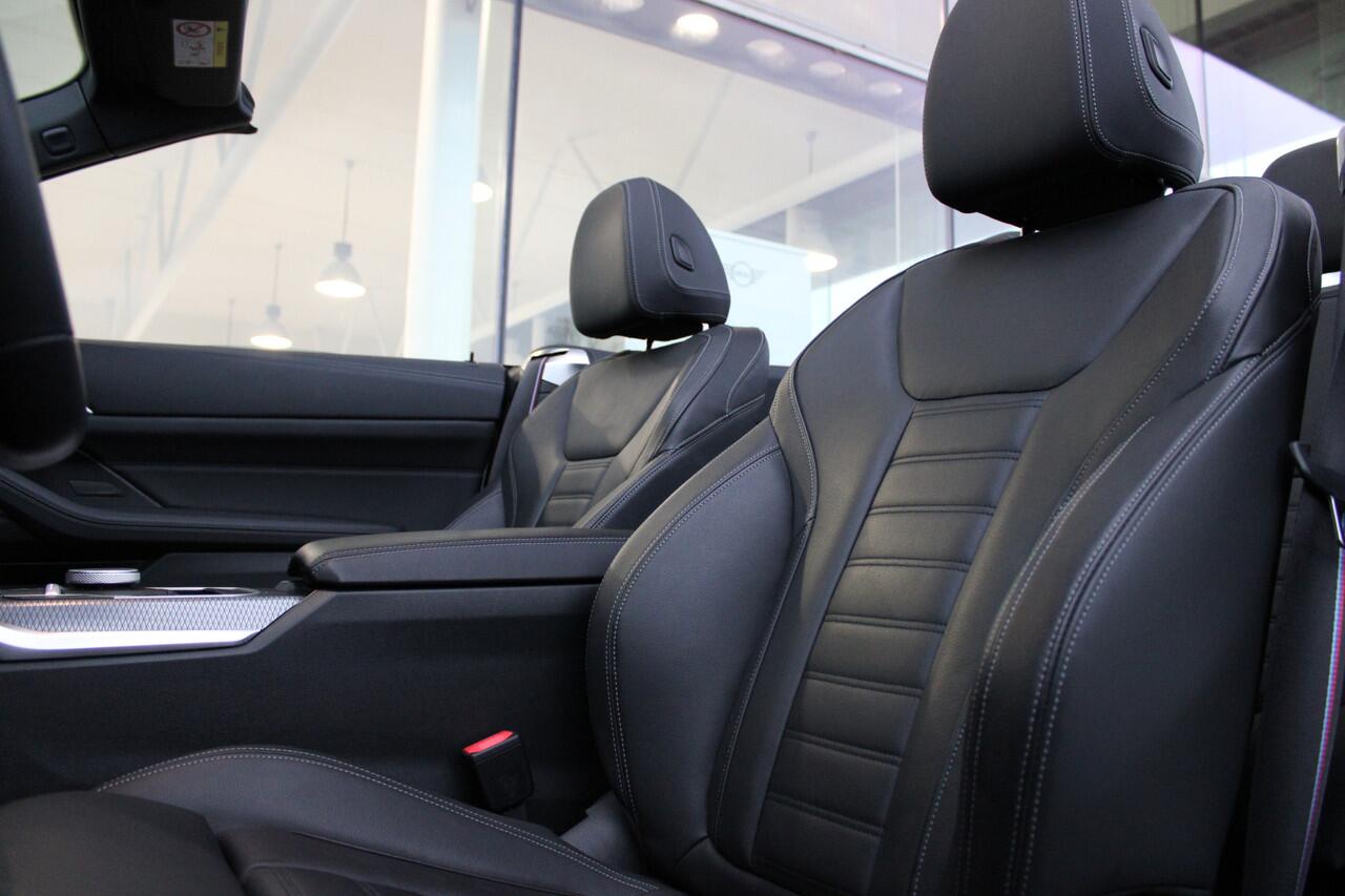 BMW 4-SERIE Cabrio 430i xDrive M Sport Automaat / Achteruitrijcamera / M Sportonderstel / Comfort Access / Adaptieve LED / / Stoelverwarming / Widescreen Display
