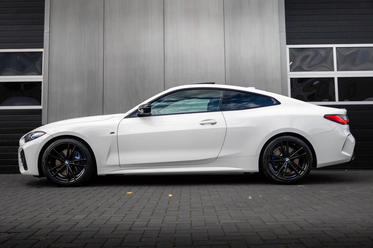 BMW 4-SERIE Coupé 430i 259 pk High Executive M-Sportpakket / NL-Auto/ Keyless/ Head-Up/ Laser/ Schuifdak/ Harman&Kardon/ Apple-Carplay/ Park.Sens/ 19'' LMV