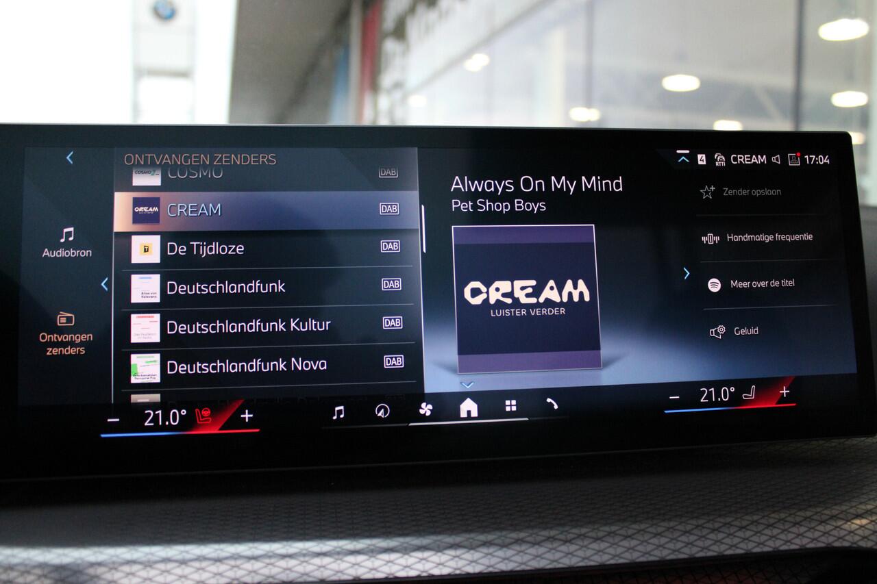 BMW 4-SERIE Cabrio 430i xDrive M Sport Automaat / Achteruitrijcamera / M Sportonderstel / Comfort Access / Adaptieve LED / / Stoelverwarming / Widescreen Display