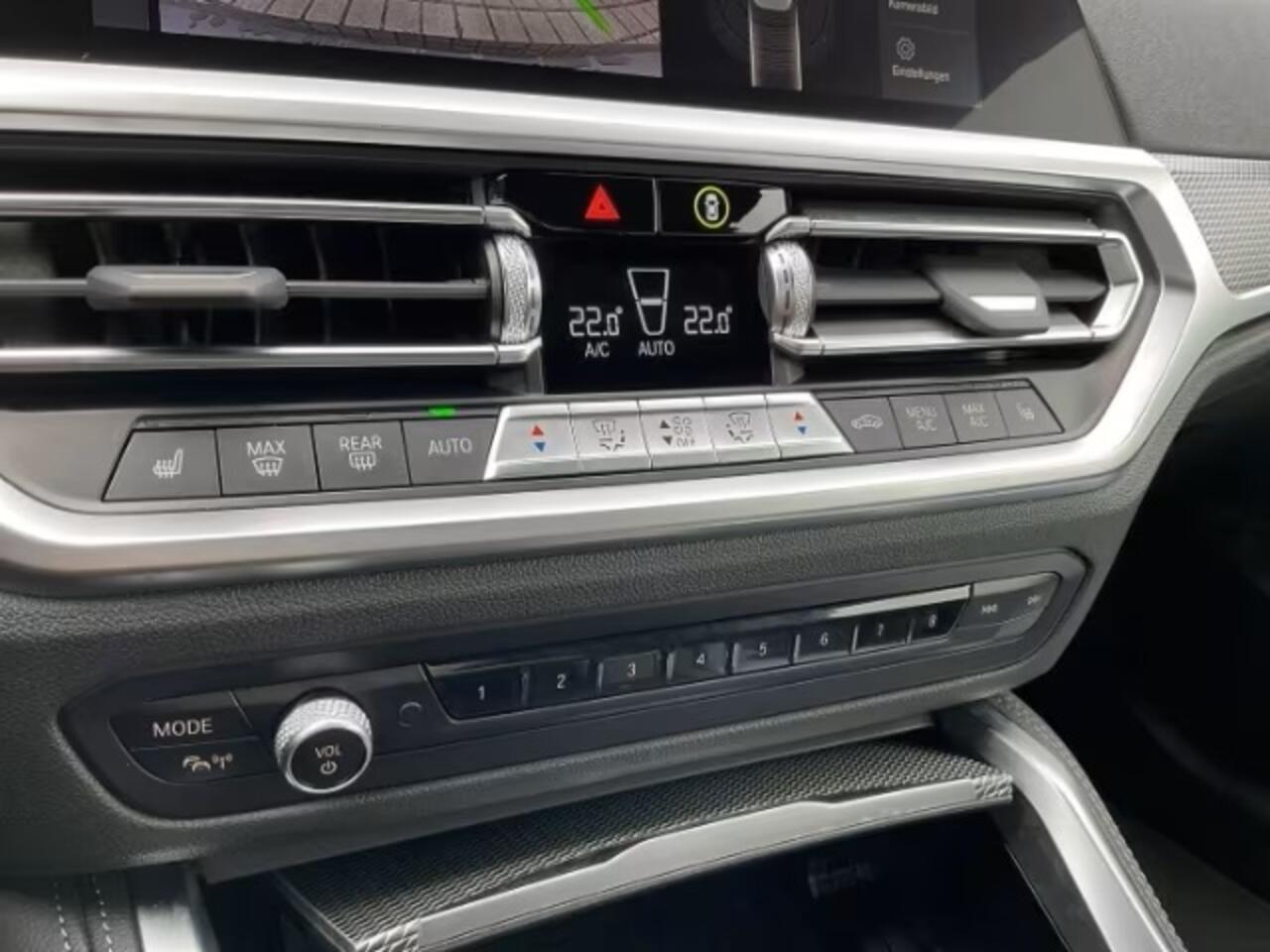 BMW 4-SERIE Cabrio 420i M-Sport Trekhaak Navi Camera LED Keyless Stuur en Stoel verwarming