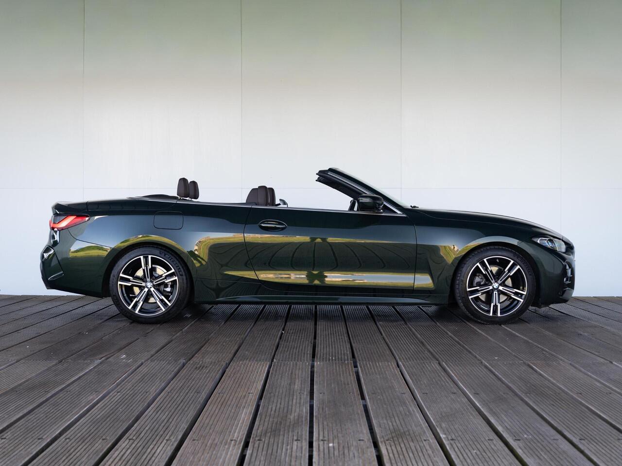 BMW 4-SERIE Cabrio 420i | M Sport | Innovationspakket | Nekverwarming | Verwarmd Stuurwiel | Stoelverwarming | Comfort Access | 18'' | Achteruitrijcamera | Trekhaak