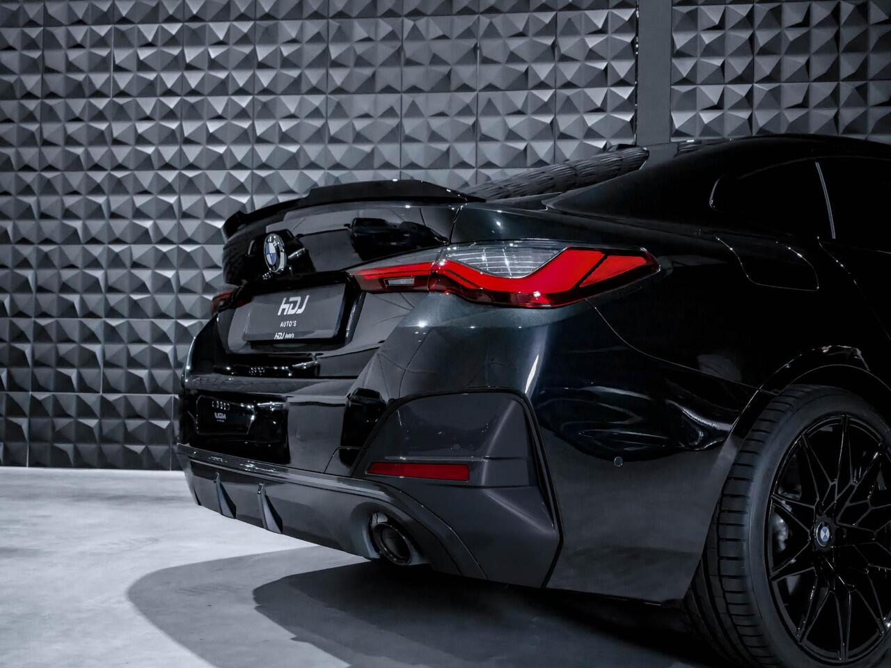 BMW 4-SERIE Gran Coupé 430i xDrive M Sport | 20" | Schuifdak | H&K | HUD | Topv. | Sport Diff | Drive Ass + |