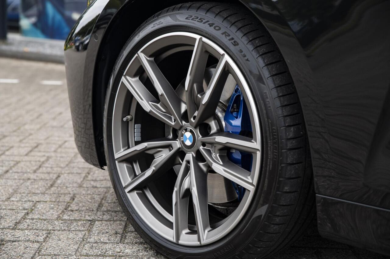 BMW 4-SERIE Cabrio M440i xDrive High Executive / HARMAN KARDON / INNOVATION / OPEN AIR