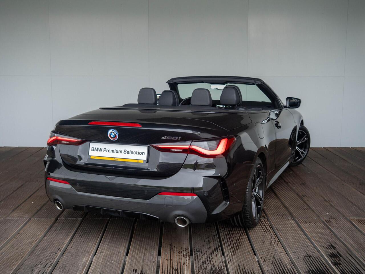 BMW 4-SERIE Cabrio 420i | M Sportpakket | Stuurwielverwarming | Adaptief M Onderstel | Driving Assistant | HiFi | Comfort Access