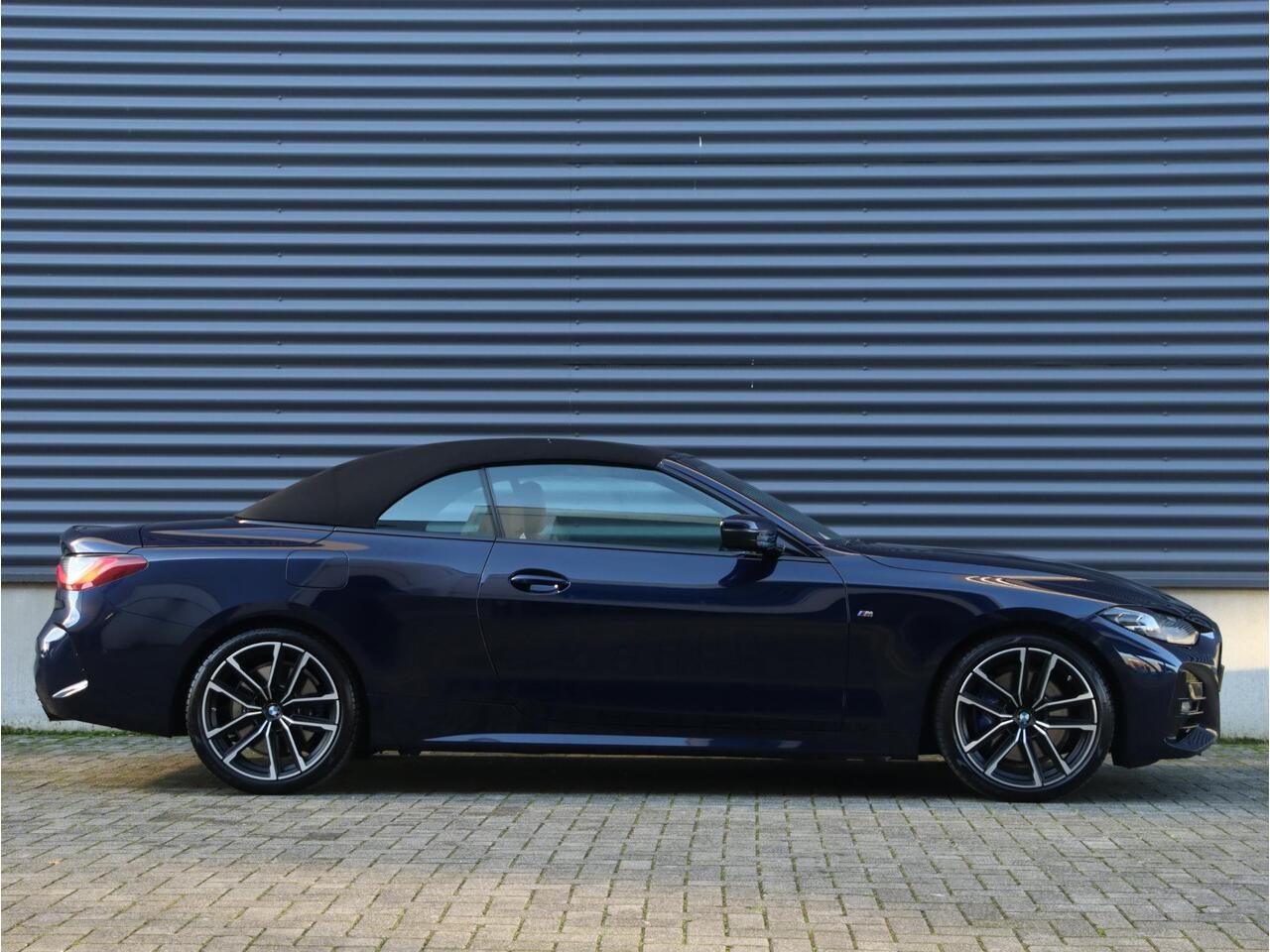 BMW 4-SERIE Cabrio 430i | High Executive | M Sportpakket | Harman Kardon | Comfort Access | Laserlight | Camera | M Sportremmen | 19'' LMV