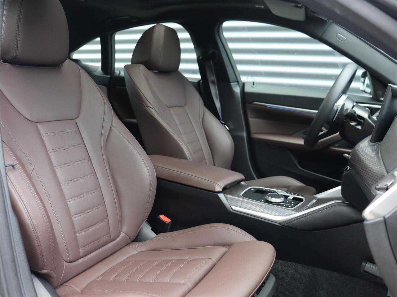 BMW 4-SERIE Gran Coupé 420i | High Executive | M Sportpakket Pro | Panodak | Harman Kardon | Head-Up | Driving Assistant Prof. | Parking Assistant Plus | Comfort Access | 19'' LMV