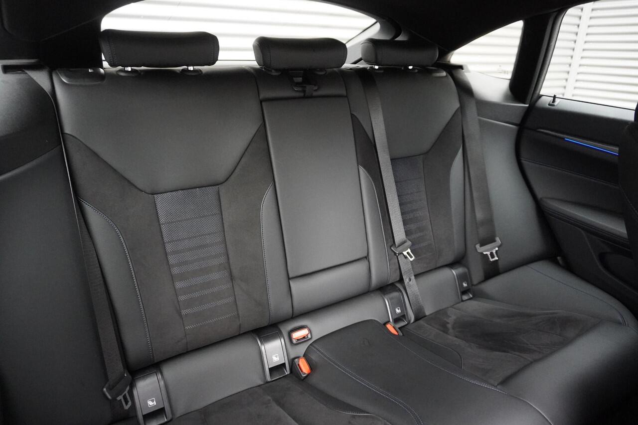 BMW 4-SERIE Gran Coupé M440i Parking Assistant Plus | HiFi System | Variable Sport Steering | Extra getint glas | M Sportremsysteem Blau | M Sportdifferentieel