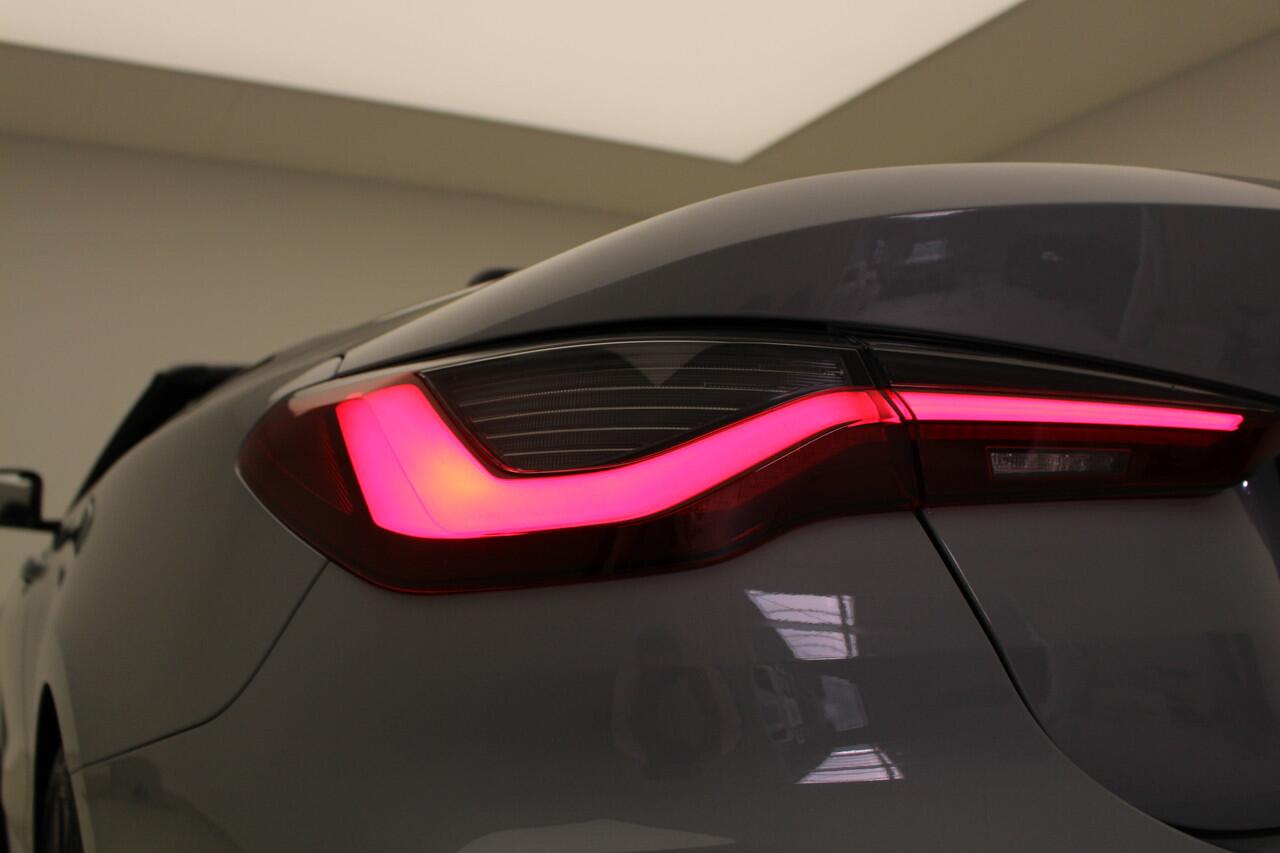 BMW 4-SERIE Cabrio 420i M-Sport Pro | 19" | Camera | Hifi | Voorbereiding Driving Assist