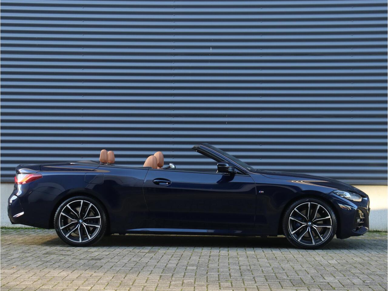 BMW 4-SERIE Cabrio 430i | High Executive | M Sportpakket | Harman Kardon | Comfort Access | Laserlight | Camera | M Sportremmen | 19'' LMV