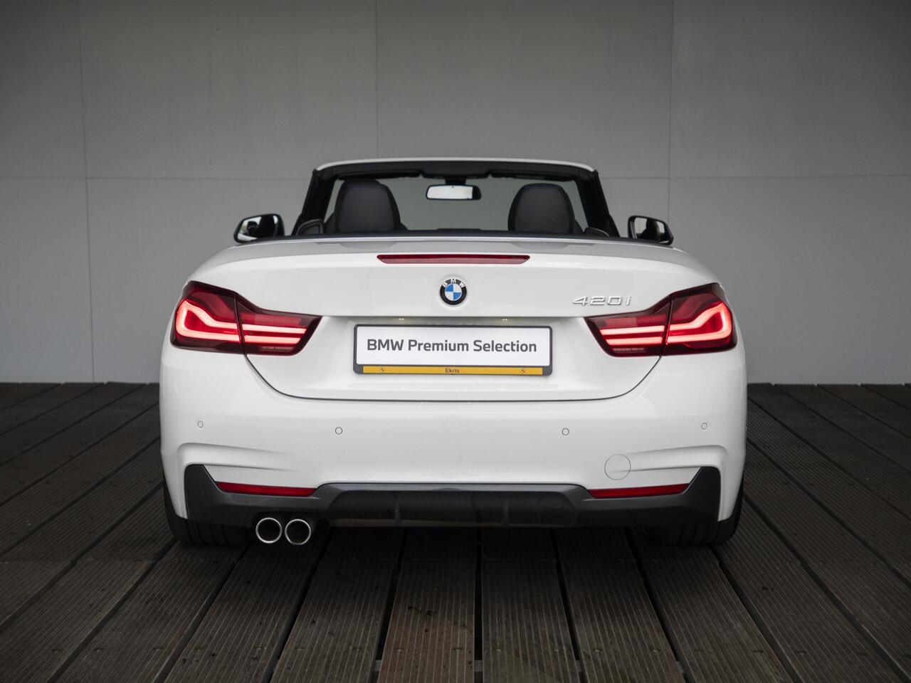 BMW 4-SERIE Cabrio 420i | M Sportpakket | Stoelverwarming | PDC | Cruise Control | LED | 18''