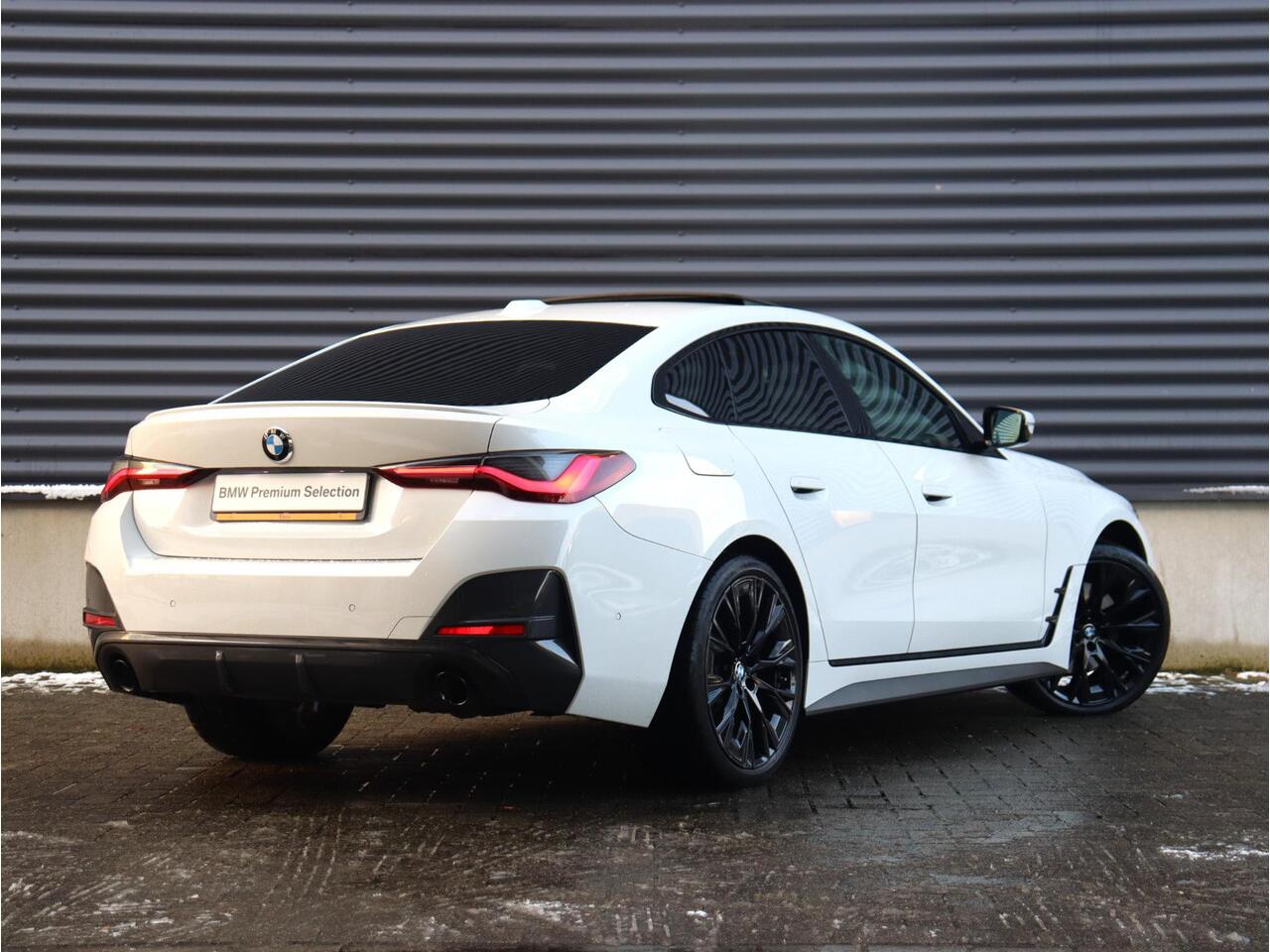 BMW 4-SERIE Gran Coupé 430i | High Executive | M Sportpakket | Panodak | Driving Assistant Prof. | Harman Kardon | Elektr. Stoelen | Laserlight | 20'' LMV