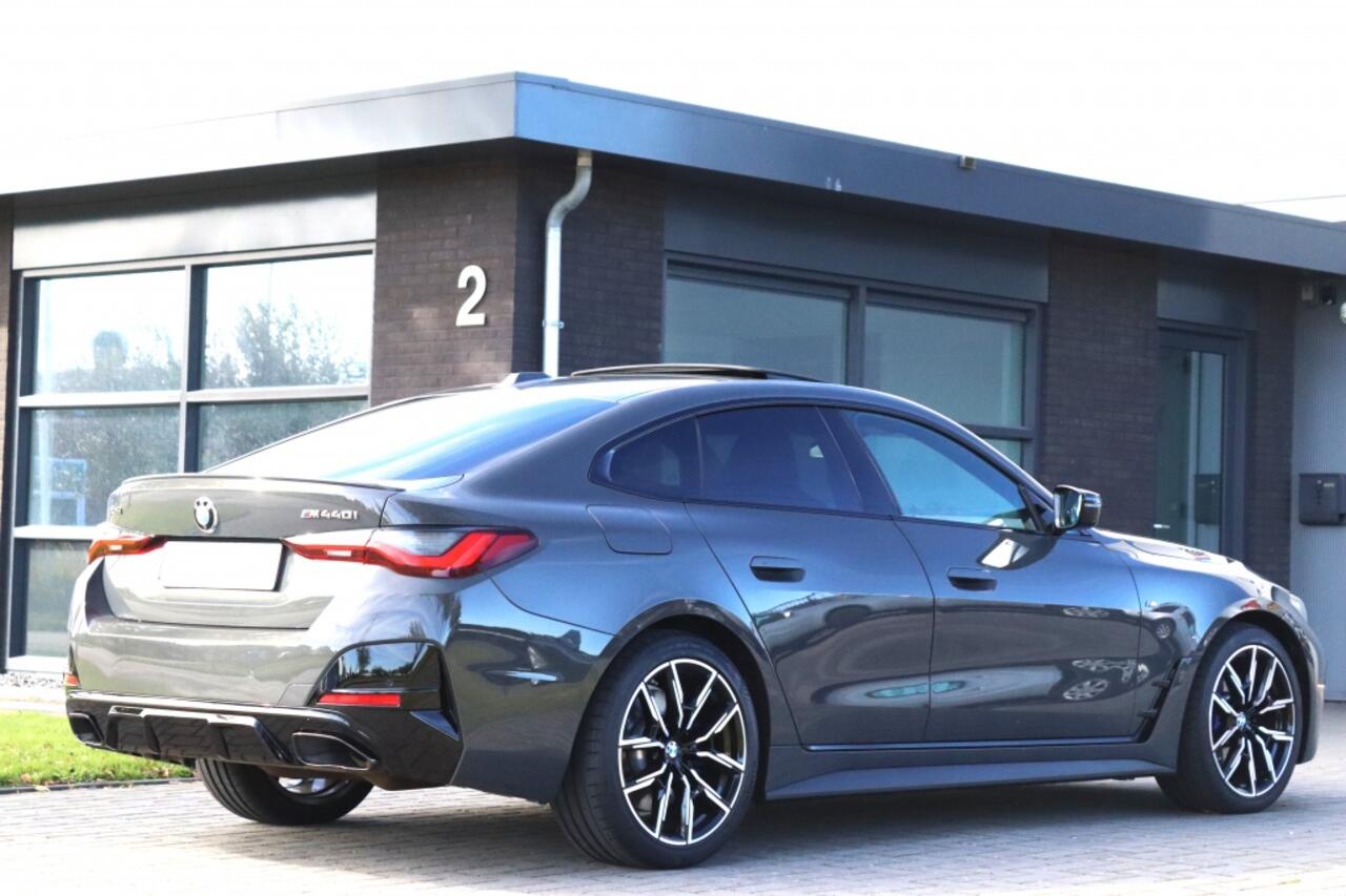 BMW 4-SERIE M440i xDrive 374PK Pano M Stoelen Laser ACC -VOL-