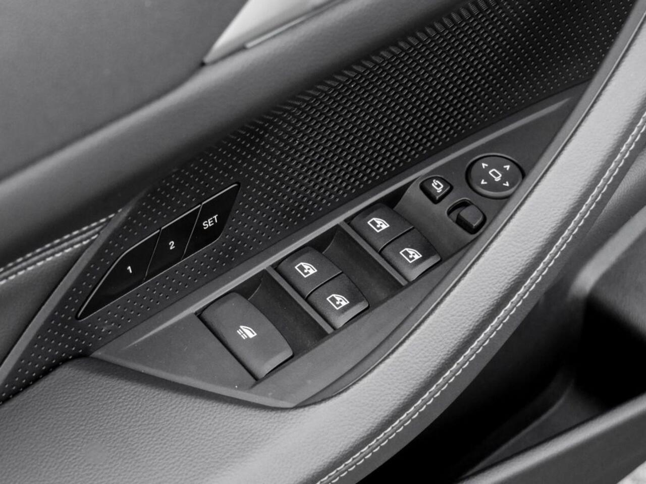 BMW 4-SERIE Cabrio 430i M-Sport ACC HEAD-UP LIVE COCKPIT SPORTSTOELEN STOELVERWARMING STUURVERWARMING