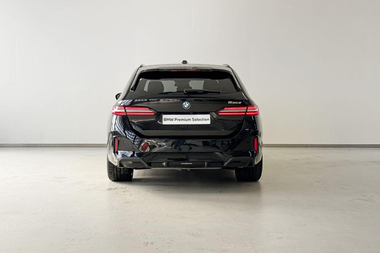 BMW 5-SERIE Touring 530e Travel Pack M Sportpakket Aut.