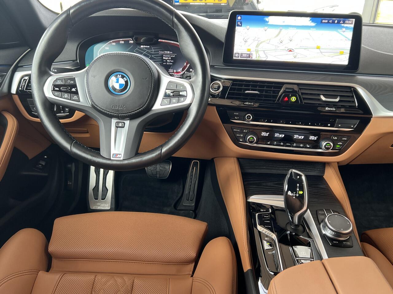 BMW 5-SERIE Touring 530e M-Sport Plus Panoramadak Driving Ass Prof Keyless Rondzicht Camera Elek Stoelen Stoel + Stuurverwarming ACC DAB Head-Up Shadow Line BTW Tansanit Plug In Hybride 1e Eigenaar BTW Auto