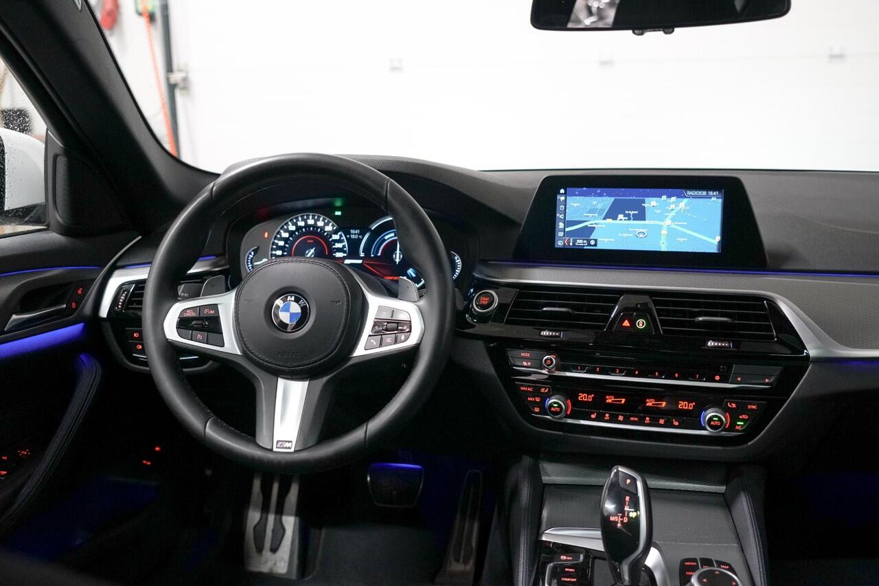 BMW 5-SERIE 530e M-Sport | Schuifdak | Hifi | Camera
