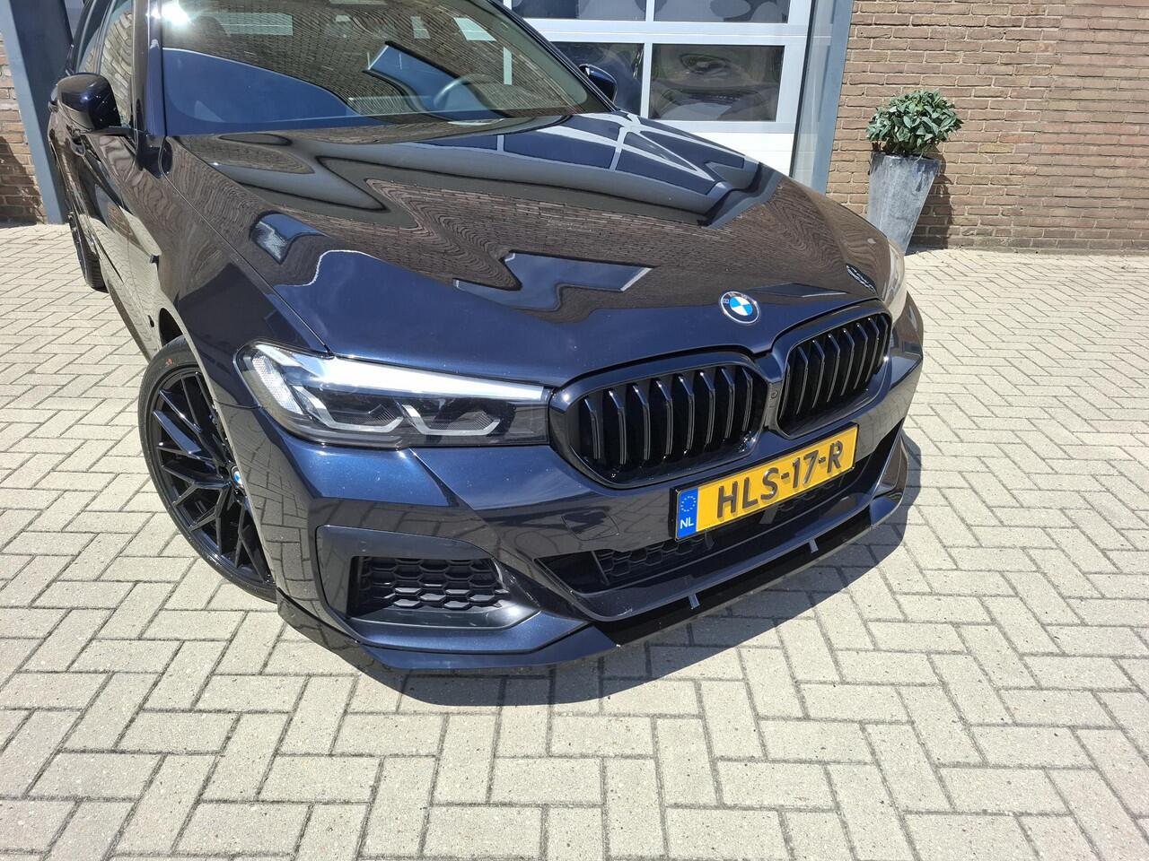 BMW 5-SERIE Touring 530e M-uitvoering/ Trekhaak
