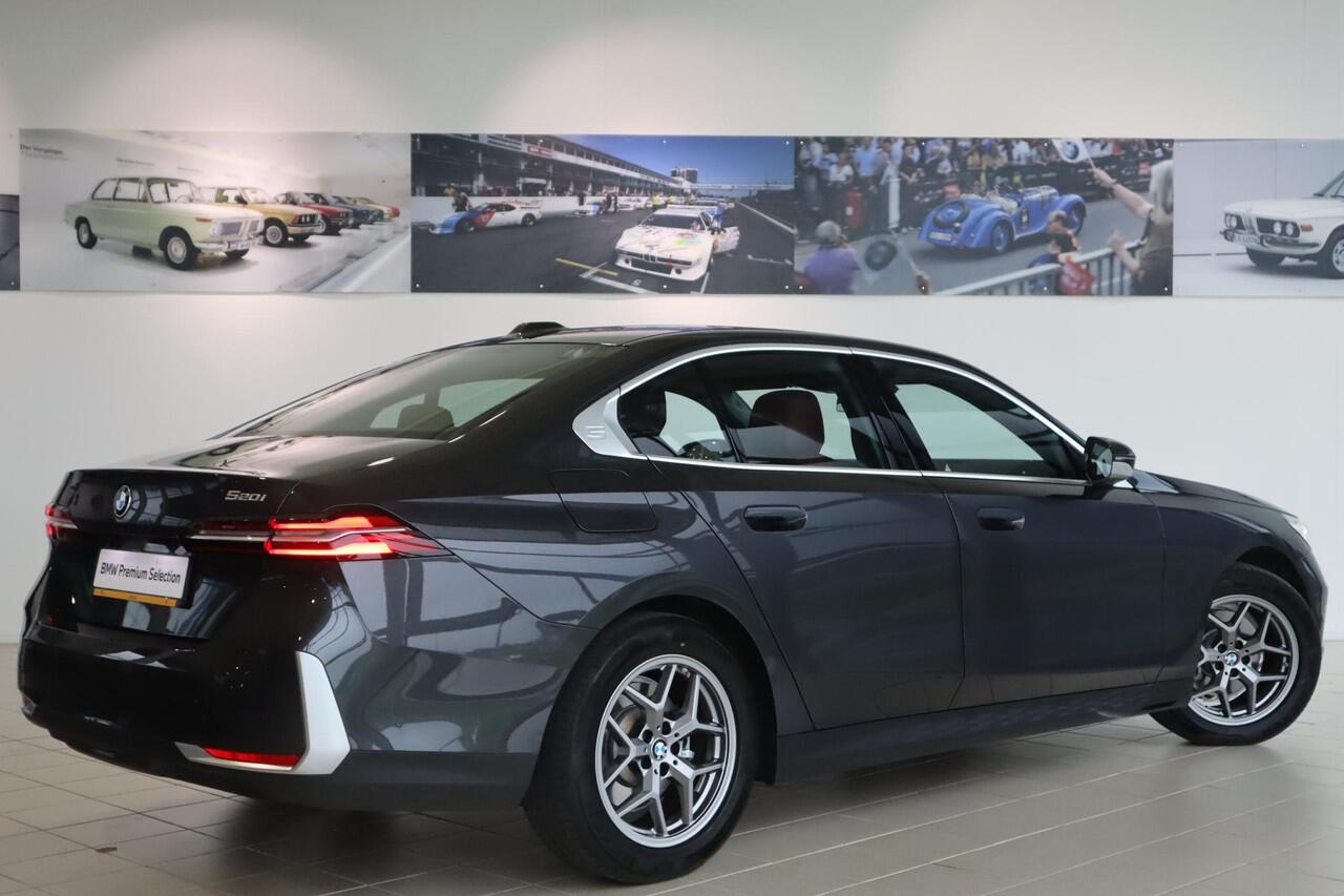BMW 5-SERIE Sedan 520i Driving Assistant | Achteruitrijcamera
