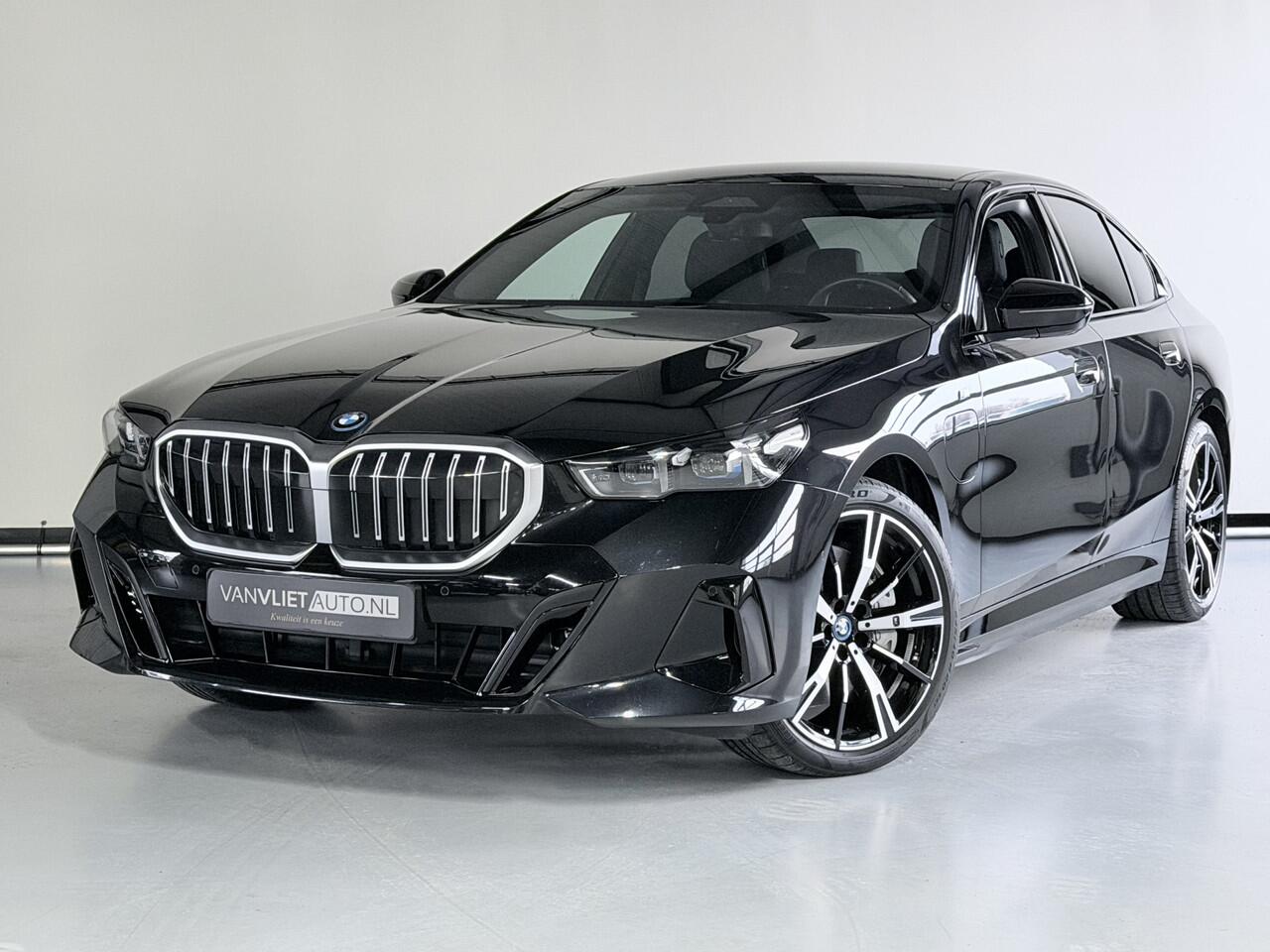 BMW 5-SERIE 550e xDrive M SPORT 4 WHL besturing / Leder