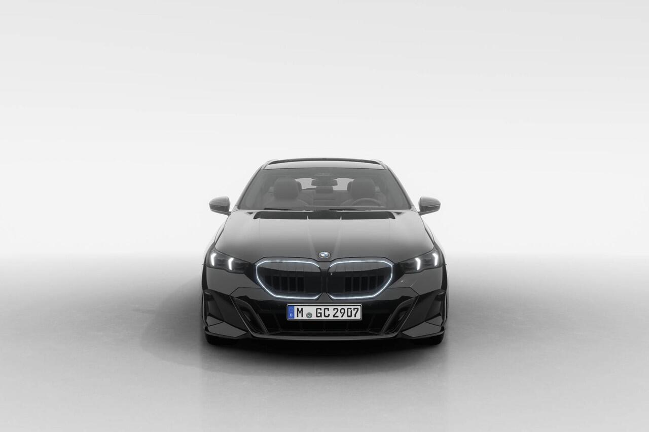 BMW 5-SERIE Touring 520i | M Sport Pro | Innovation Pack | Travel Pack | Comfort Pack | VPLD