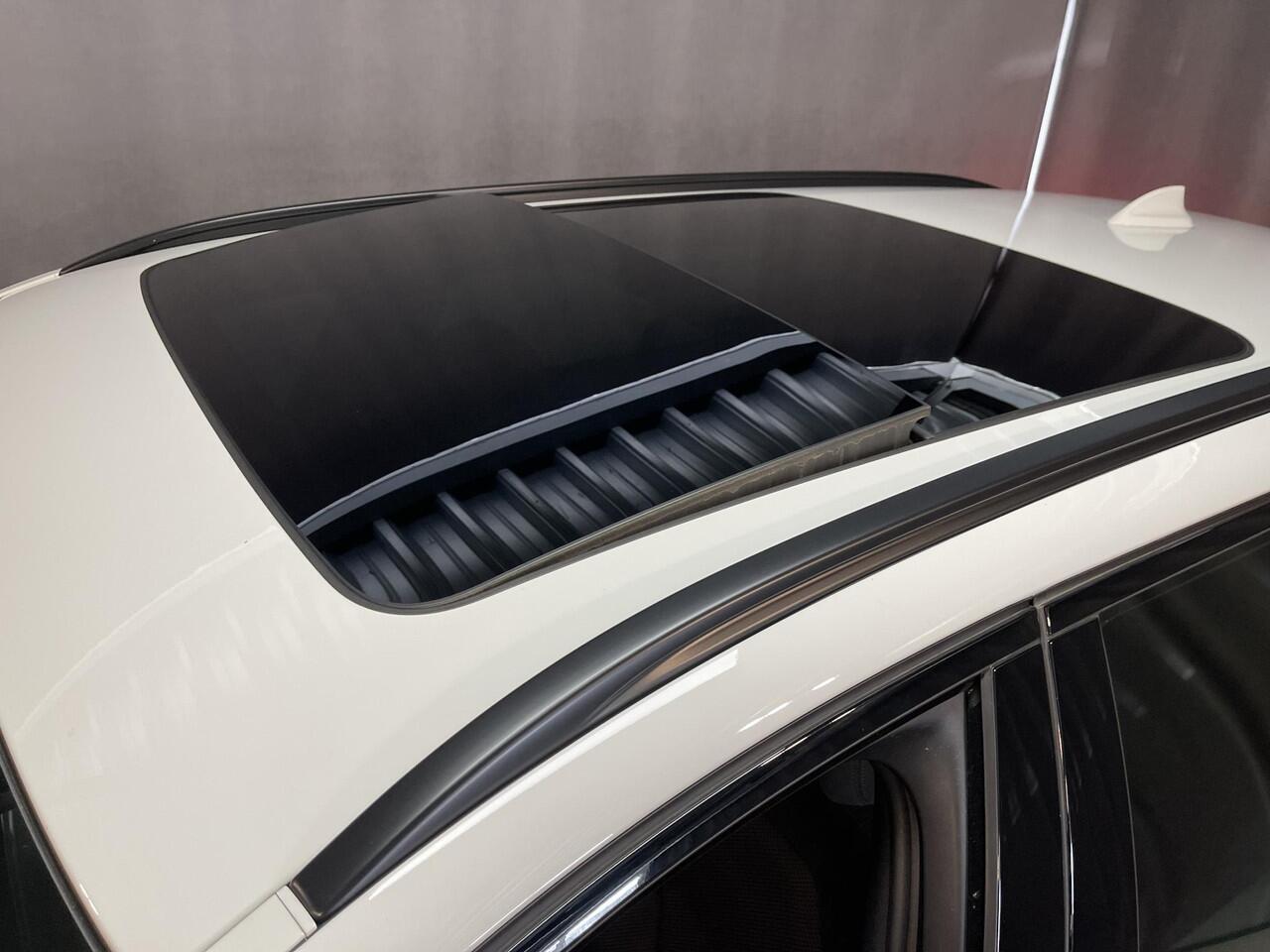 BMW 5-SERIE Touring 530e High Executive M Sport 18"/Panoramadak/Laser LED/Adaptief onderstel/Head-up/Keyless/Stoelverwarming/Adaptieve cruise/Dodehoek/Camera/Apple Carplay & Android Auto/HiFi