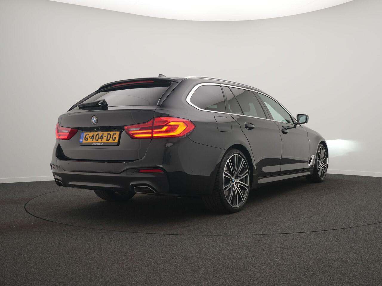BMW 5-SERIE Touring 520i High Executive Edition - RIJKLAARPRIJS - M-Sport - Achteruitrijcamera - Elektrisch Glazen schuif-/kanteldak