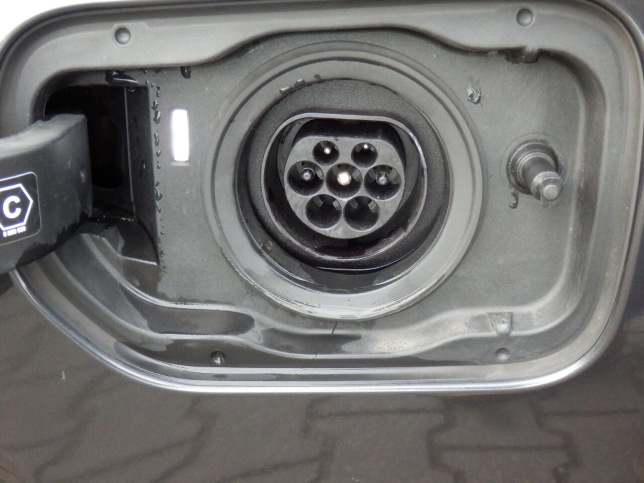 BMW 5-SERIE Touring 520e Business Edition Plus I Hybride I Electr. verst. lederen sp