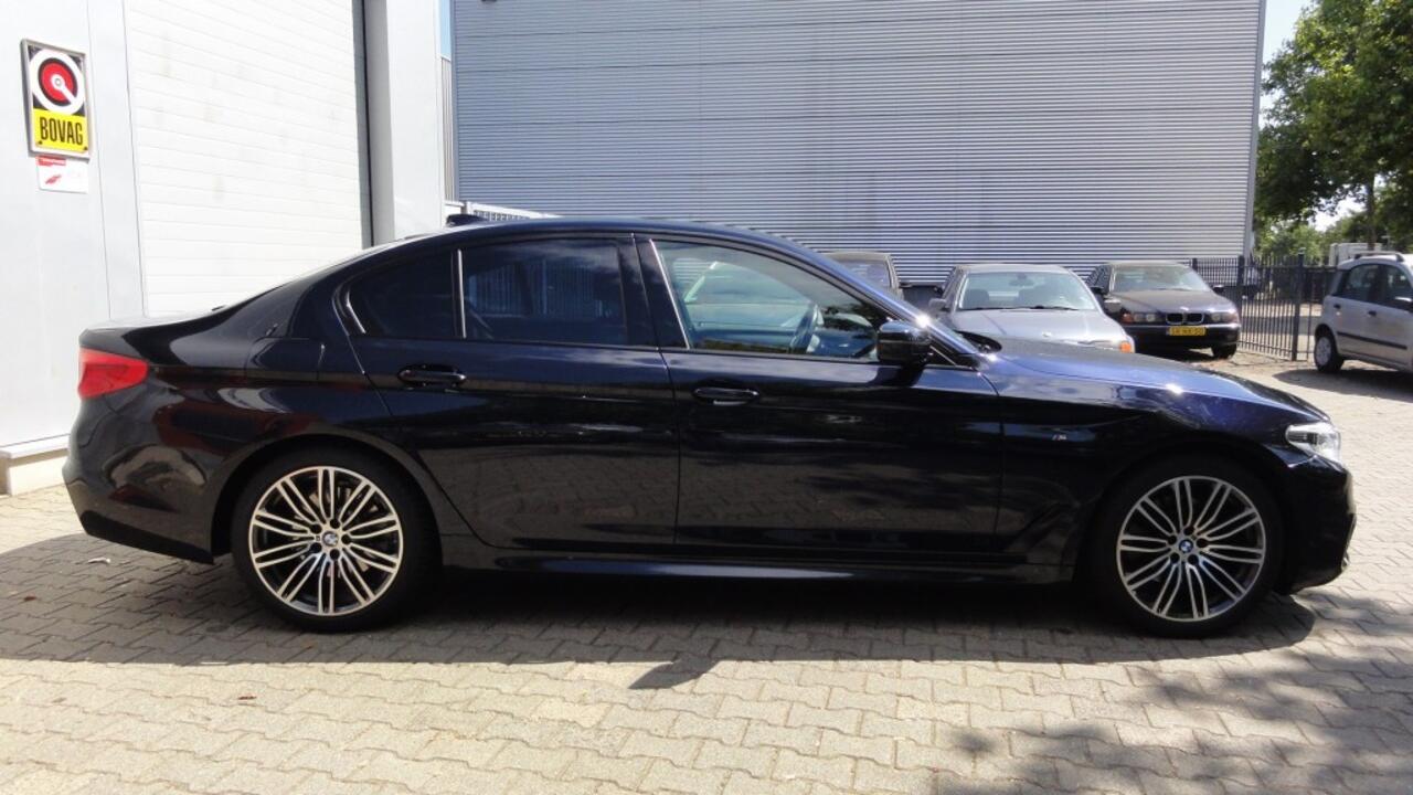 BMW 5-SERIE 520i High Executive. M-Pakket.
