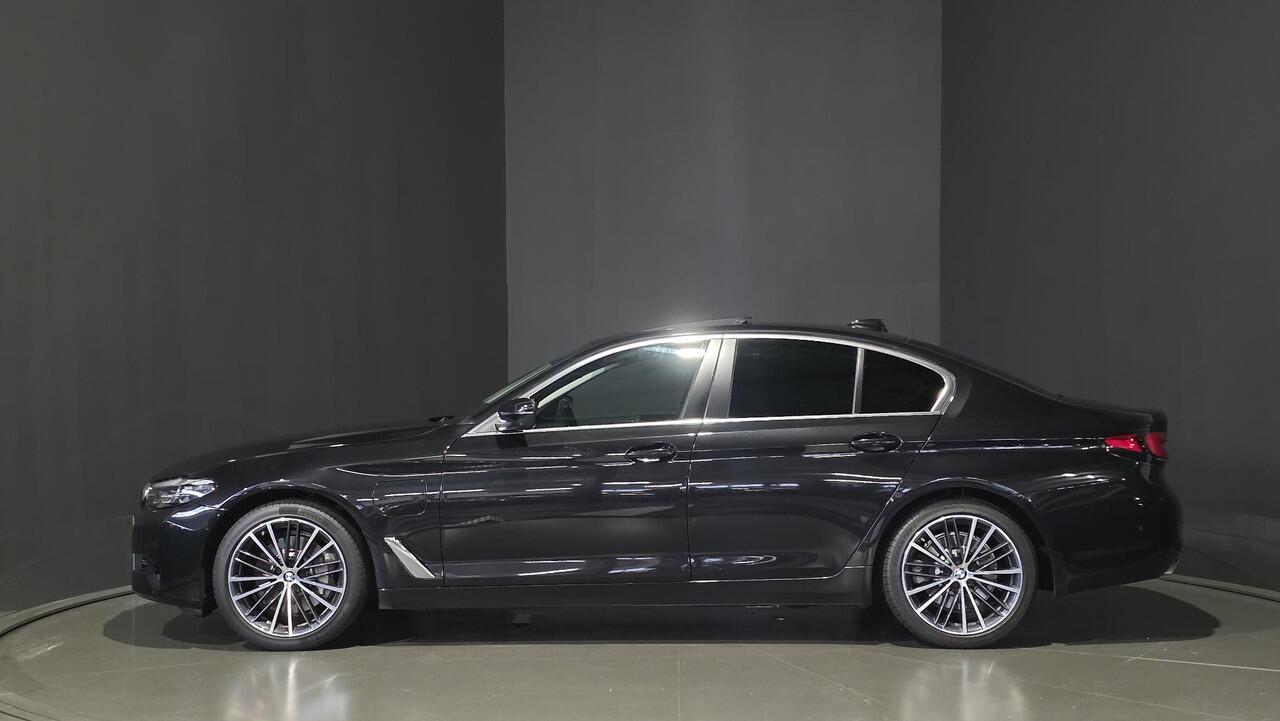 BMW 5-SERIE 530e Executive | 360 Camera | Glazen schuif-/kanteldak | Facelift