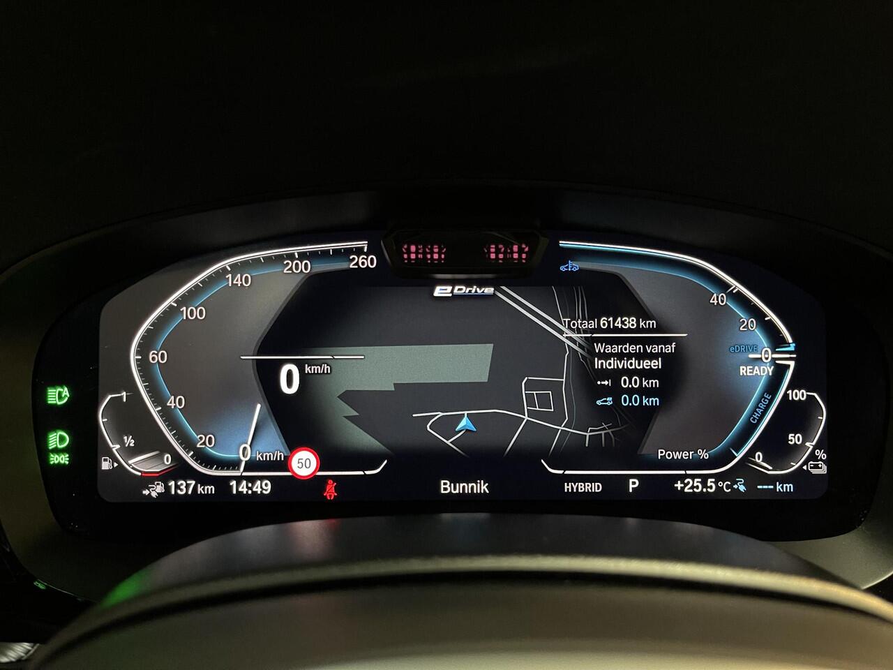 BMW 5-SERIE Touring 530e xDrive High Executive M Sport 18"/Laser LED/Leder/Head-up/Keyless/Trekhaak/Stoelverwarming/Adaptieve cruise/Dodehoek/Camera/Apple Carplay & Android Auto/HiFi