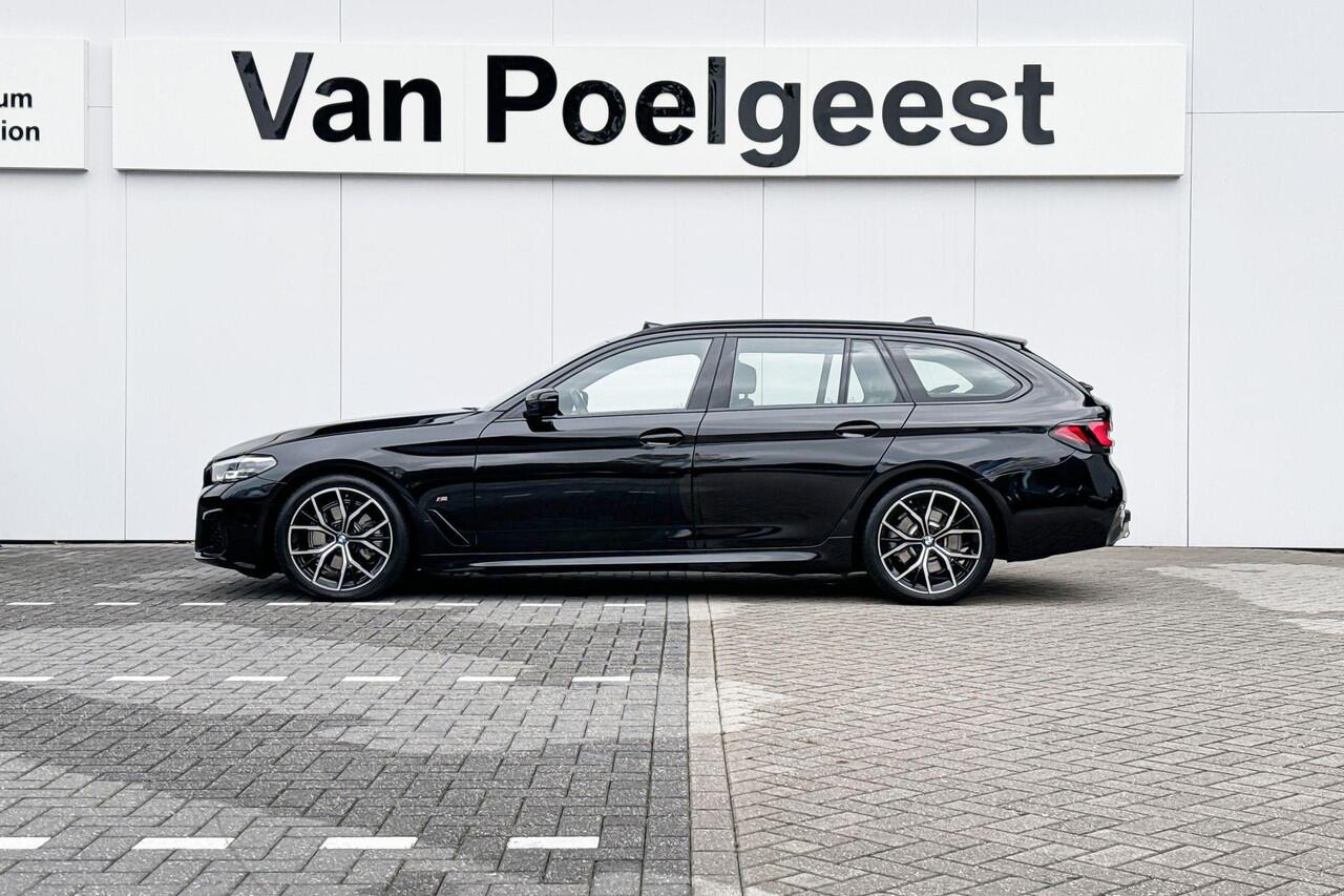 BMW 5-SERIE Touring 520i M Sport | Trekhaak | Panoramadak