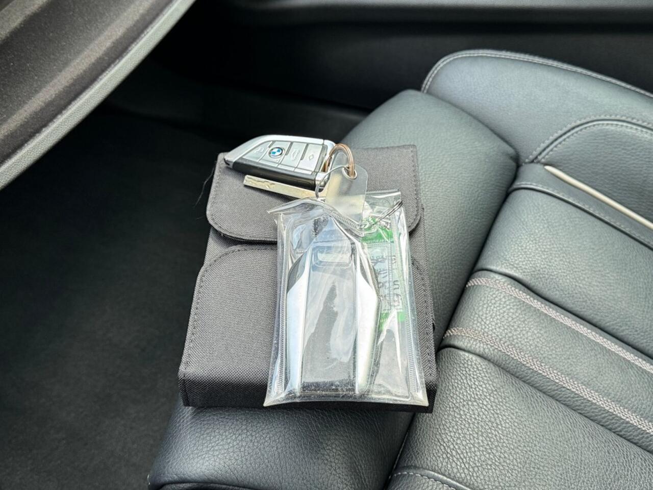 BMW 5-SERIE 530 i Touring autom High Exe Ed M-pakket digidash,panodak,zwartleer,navi,led