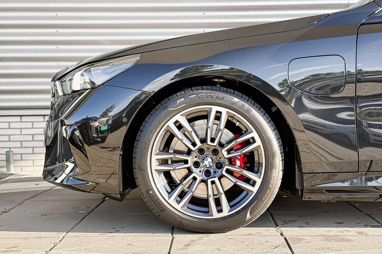 BMW 5-SERIE Touring 530e M Sportpakket Pro / Innovation Pack / Travel Pack / Comfort Pack / Panoramadak