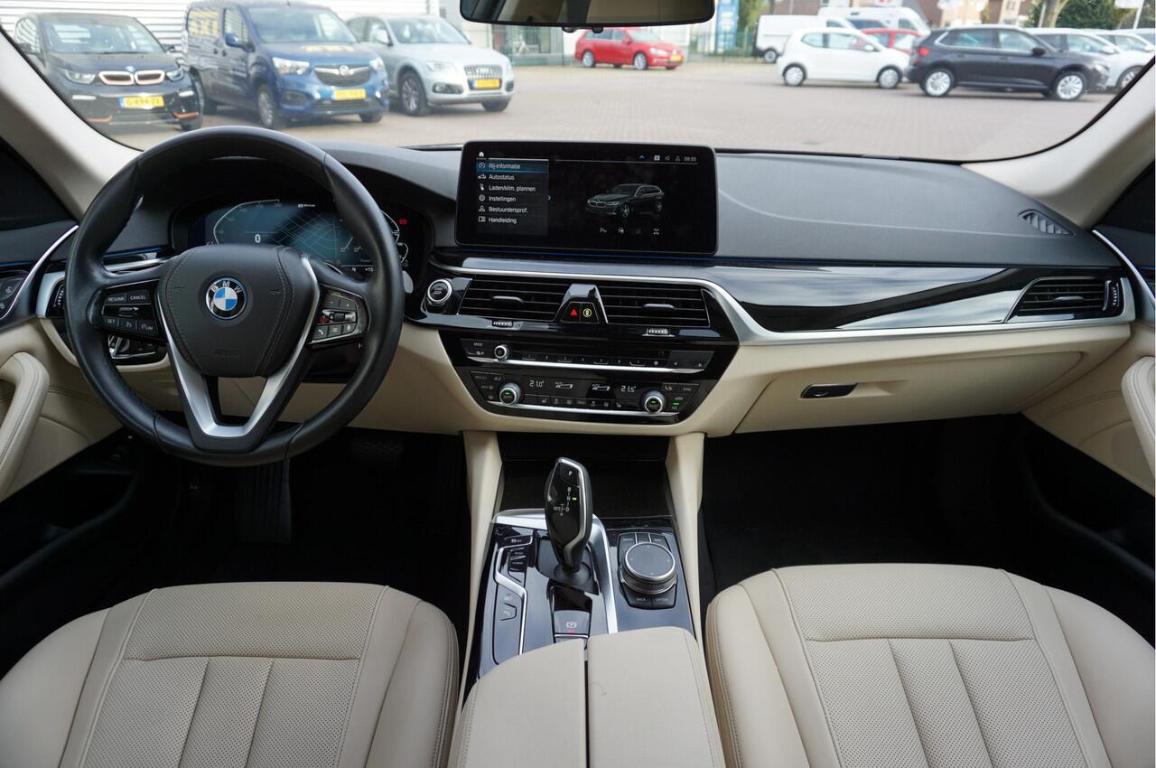 BMW 5-SERIE Touring 530e Business Edition Plus Sensatec