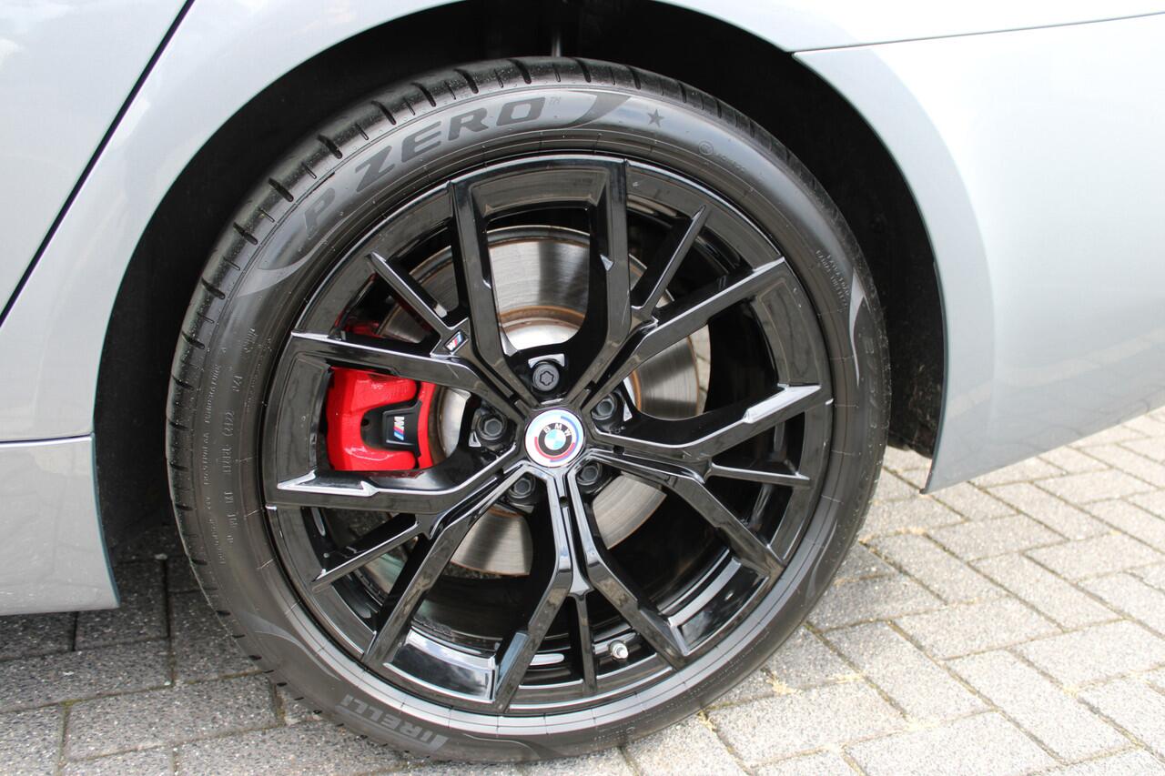 BMW 5-SERIE 530e High Executive M Sport Automaat / Schuif-kanteldak / Trekhaak / Laserlight / Achteruitrijcamera / Stoelventilatie / Head-Up / Active Steering