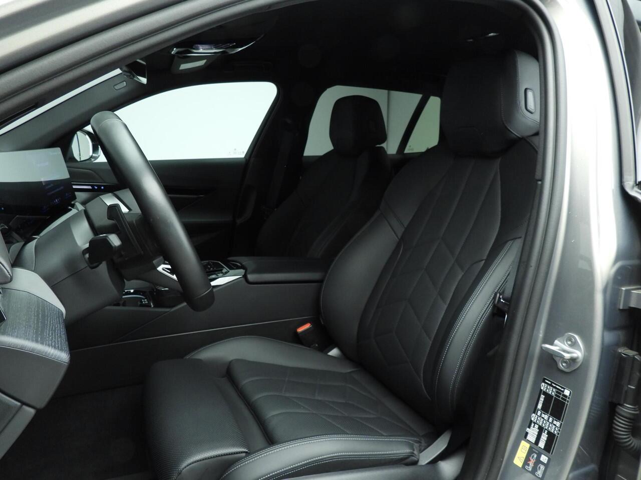 BMW 5-SERIE Touring 530e | M-Sportpakket | LED | Navigatie | Active cruise | Trekhaak | Keyles go | DAB | Alu 20 inch