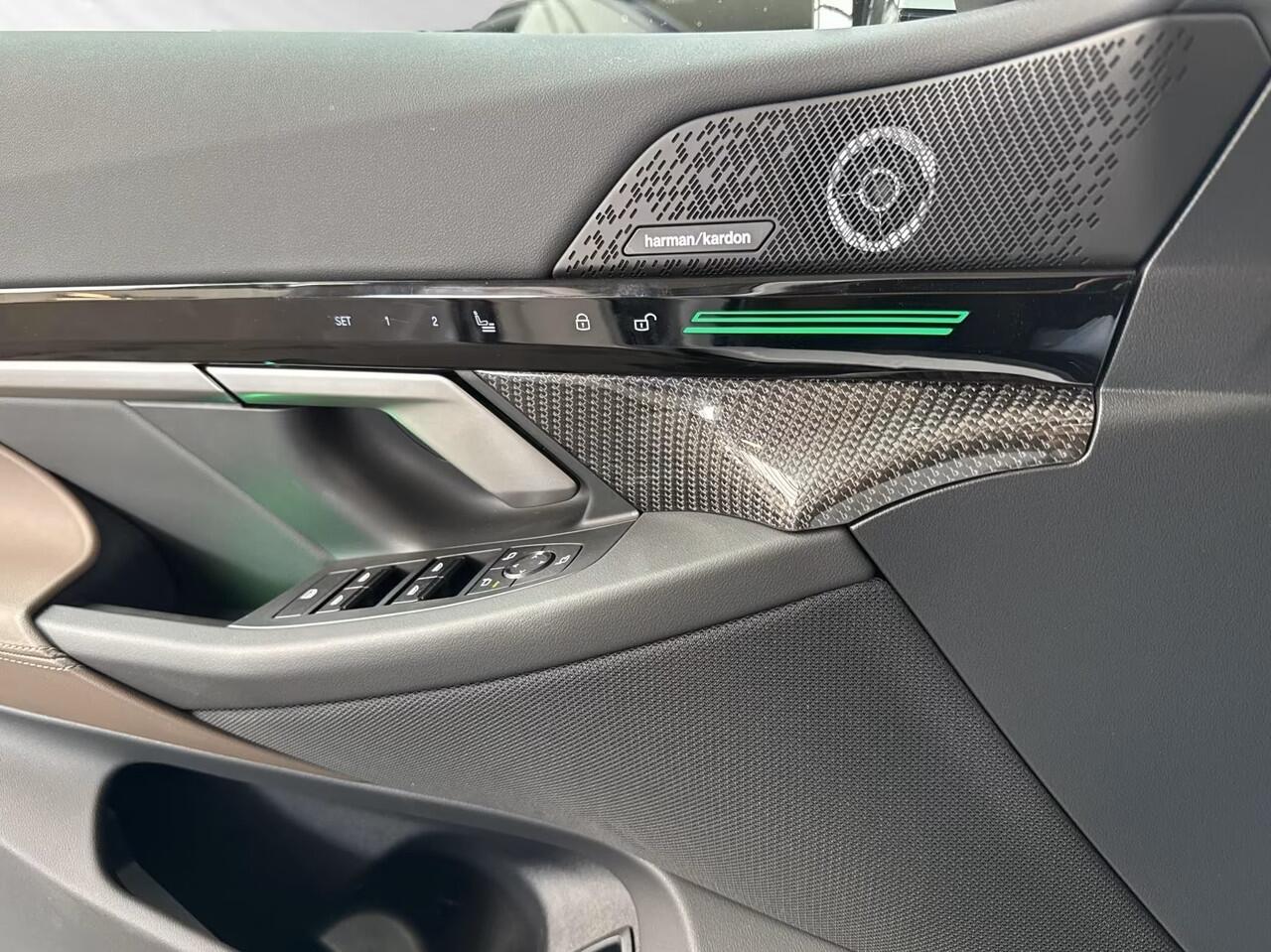 BMW 5-SERIE Touring 520iA M-SPORT ** ADAPT. LED, LEDER, PANORAMA, TREKH, H&K SOUND, DR. ASS+ ** 1e EIG - UNFALLFREI ** ** INFORMEER OOK NAAR ONZE AANTREKKELIJKE FINANCIAL-LEASE TARIEVEN **