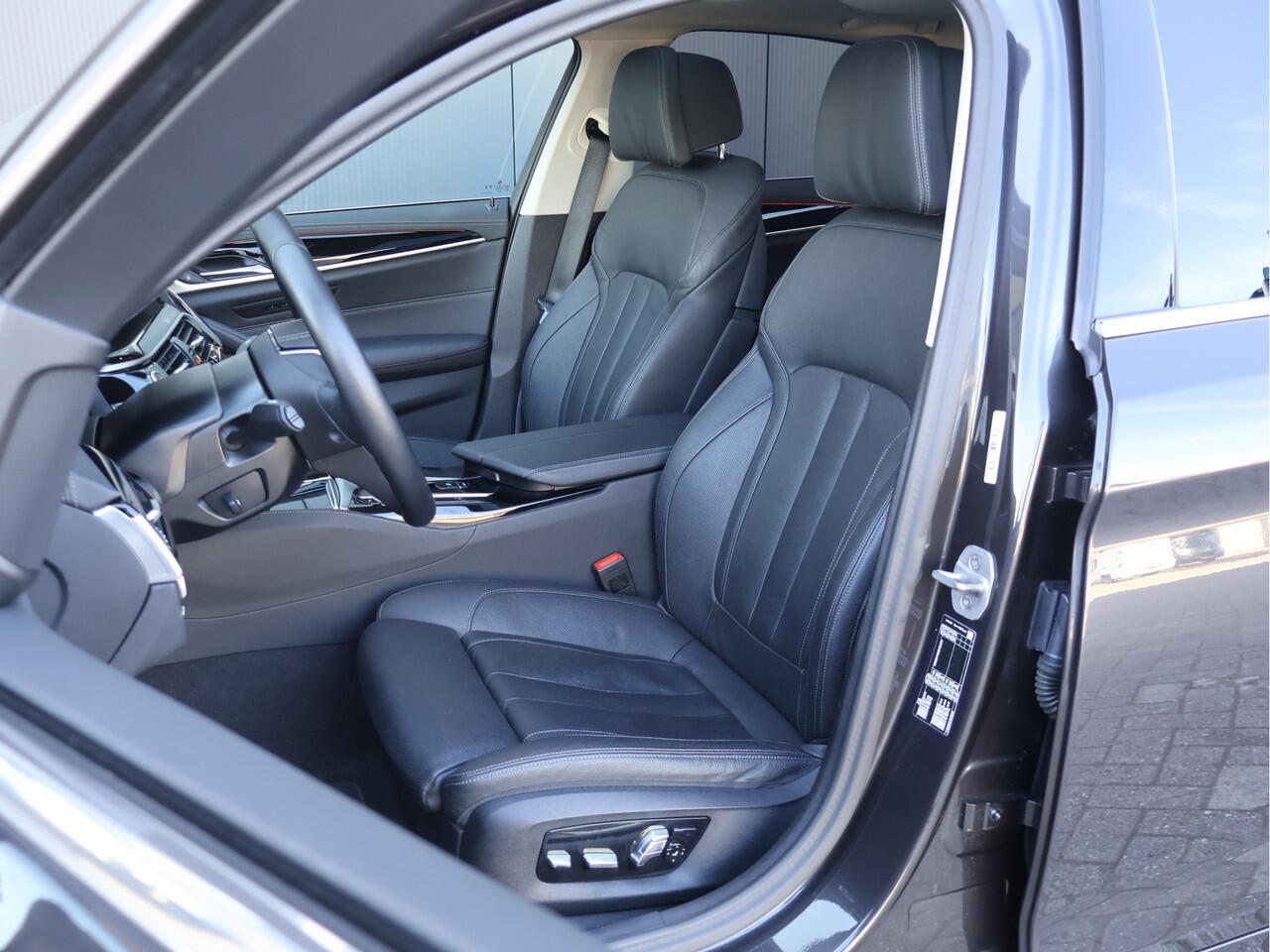 BMW 5-SERIE 520d Business Edition Plus | ACC | Laser | HUD | Dakje | Active Steering |