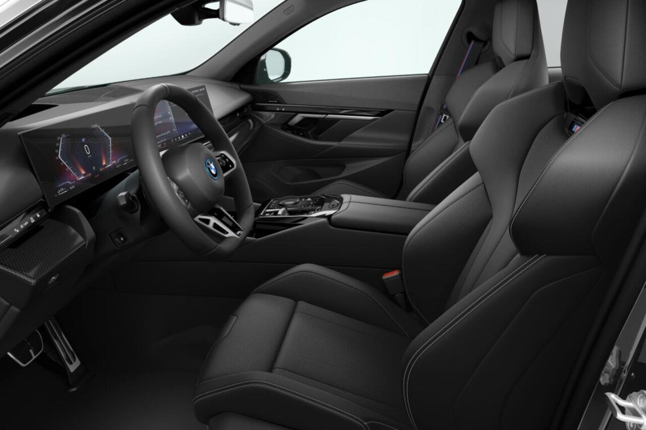 BMW 5-SERIE Sedan 550e xDrive | M Sportpakket Pro | Innovation Pack | Travel Pack | Comfort Pack