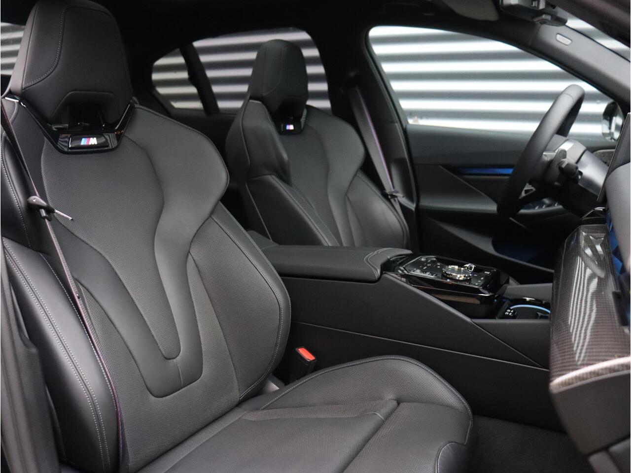 BMW 5-SERIE 550e xDrive | M Sportpakket Pro | Panodak | Driving Assistant Prof. | Adaptief Onderstel Prof. | Bowers & Wilkins | M Multifunctionele Stoelen | Stoelventilatie | Parking Assistant Prof. | 20'' LMV