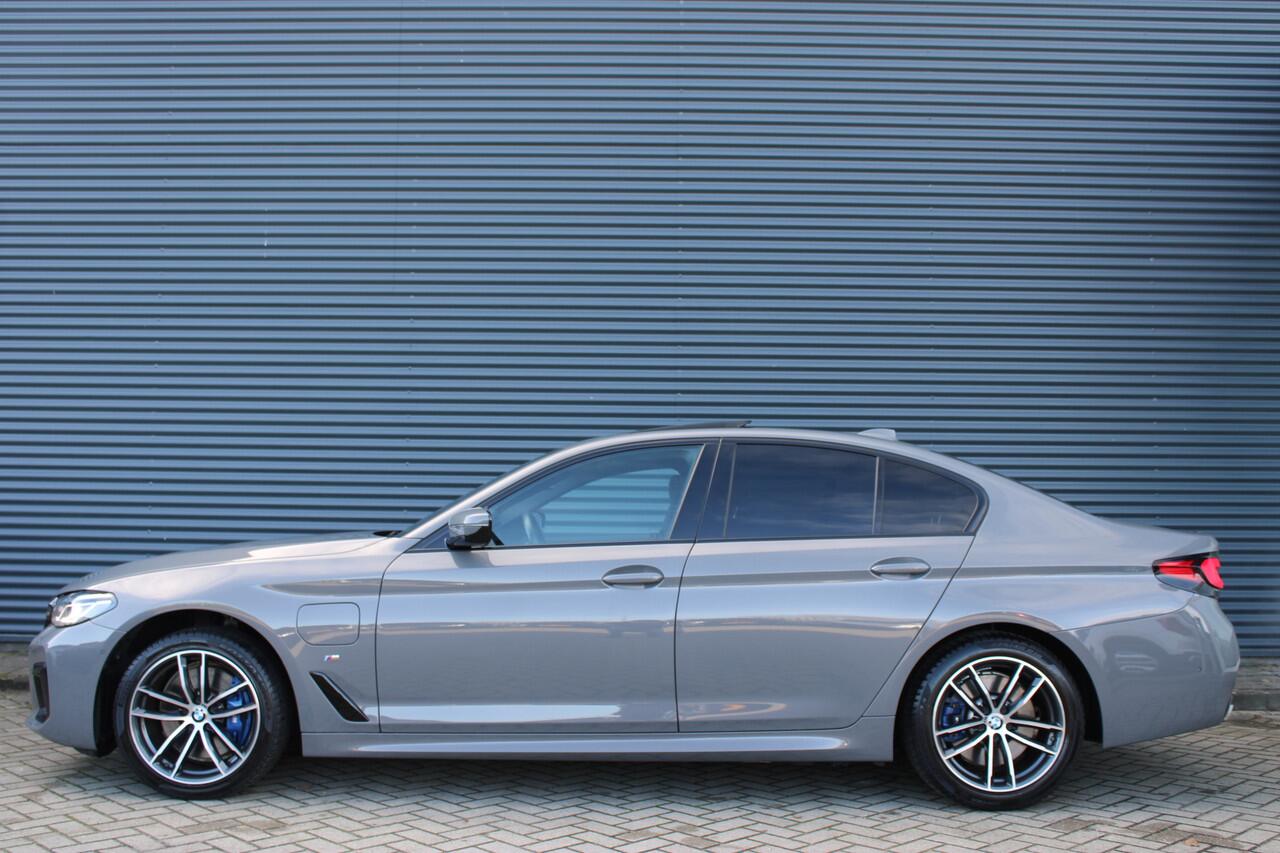 BMW 5-SERIE 520e M-Sport Panoramadak Laser Leer Comfort-Zetels