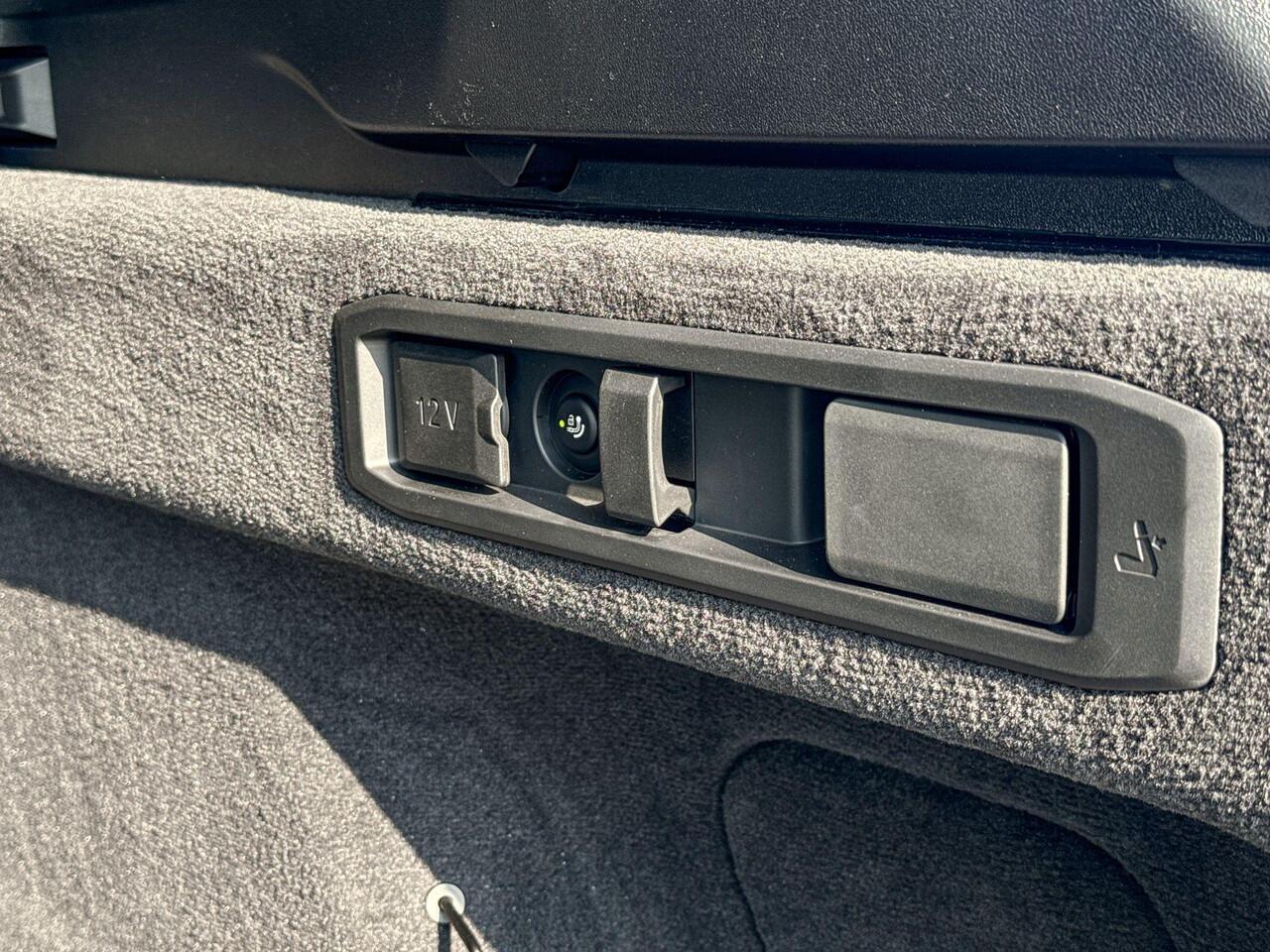 BMW 5-SERIE Touring 530e M Sportpakket Pro / Innovation Pack / Travel Pack / Comfort Pack