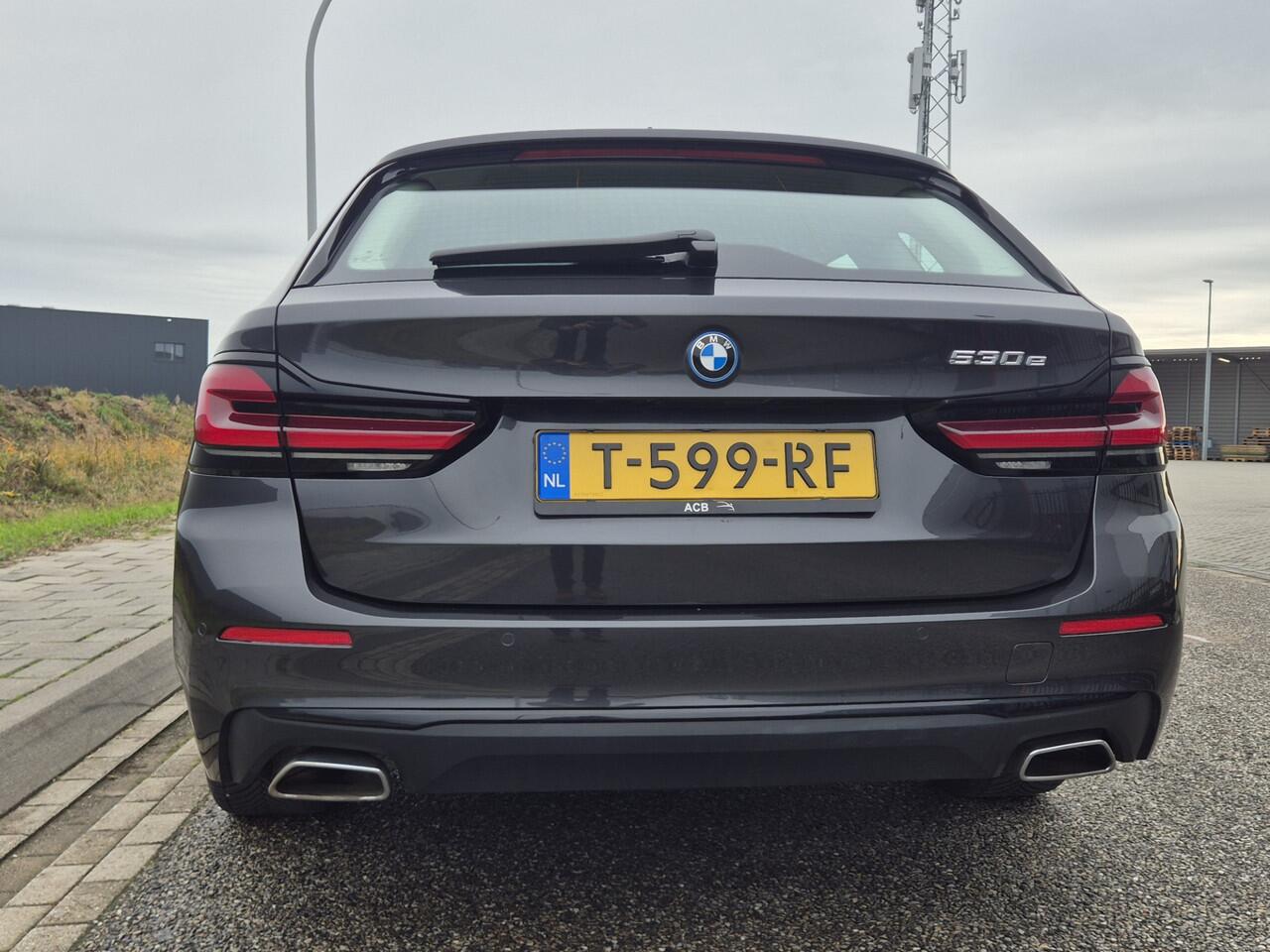 BMW 5-SERIE Touring 530e Business E plus Hybrid. Elektrische achterklep Nette auto.